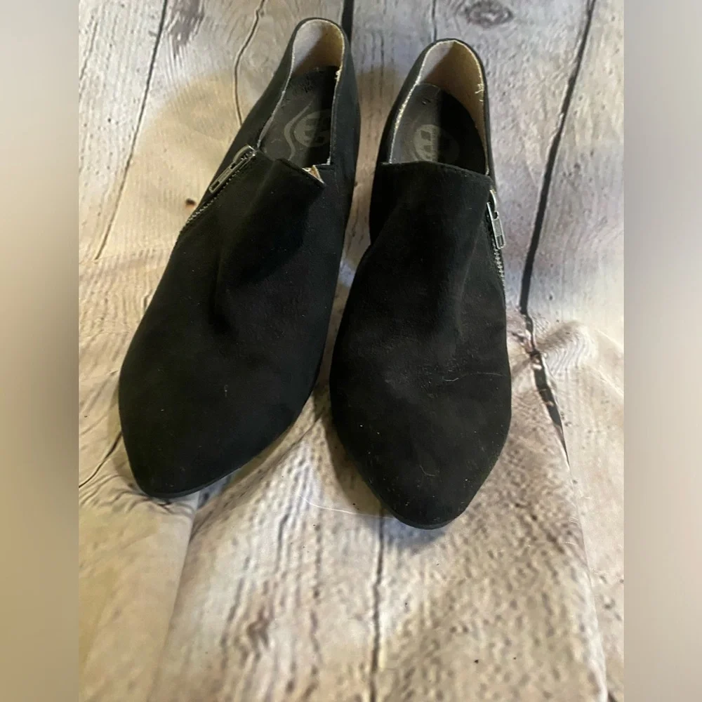 Merrell Women’s Black Suede Zip Up Ankle 4” Heel Booties Size 11‎
